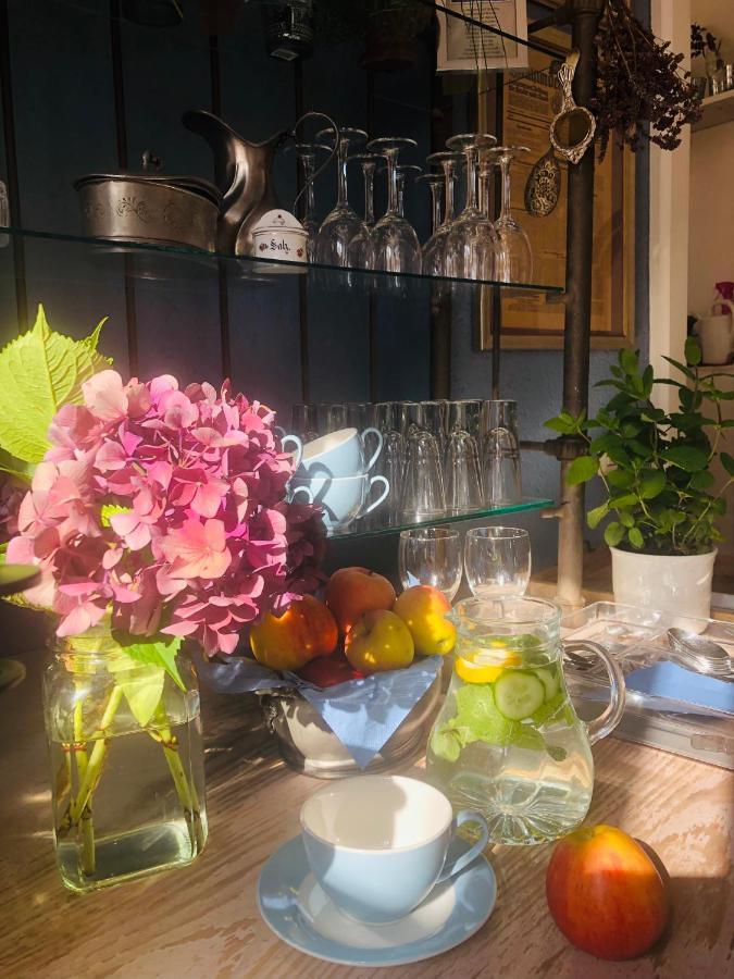 Pension Altstadt Moench In Top Lage Preis Inclusive 5 Prozent Bettensteuer Und Fruehstueck 슈트랄준트 외부 사진