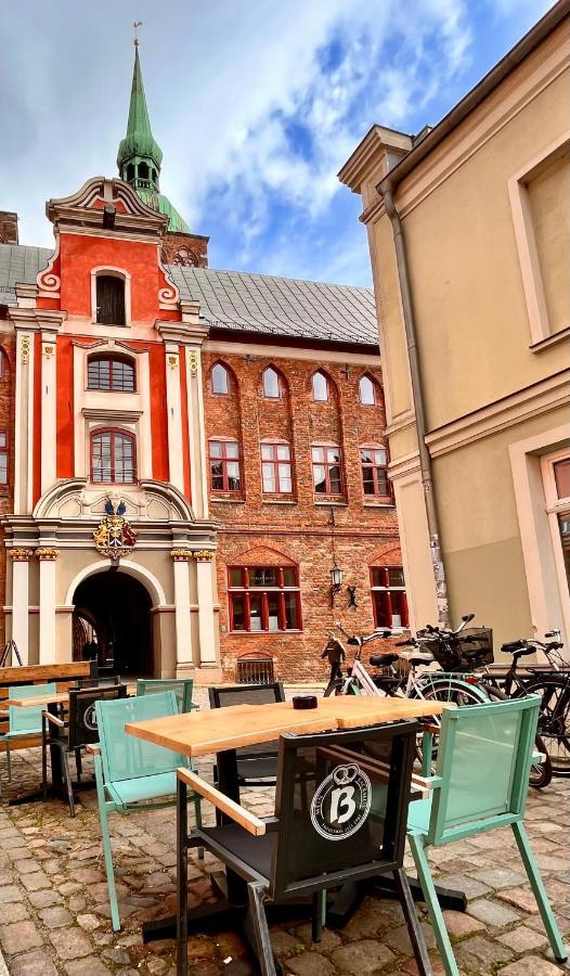 Pension Altstadt Moench In Top Lage Preis Inclusive 5 Prozent Bettensteuer Und Fruehstueck 슈트랄준트 외부 사진